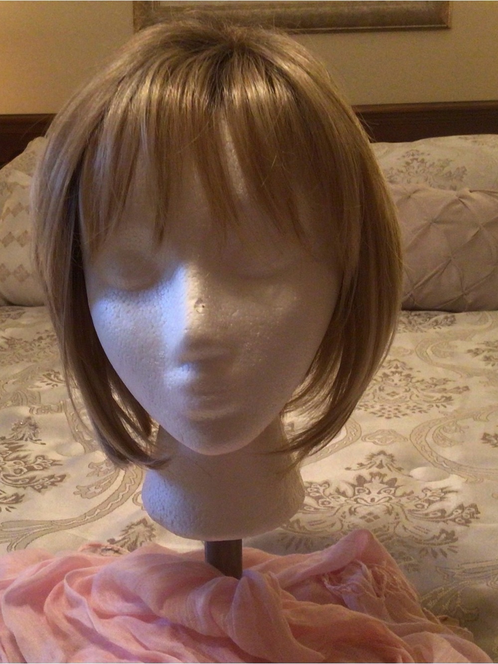 Hairdo Graceful Bob Wig Rooted Golden Wheat Light Gold Blonde